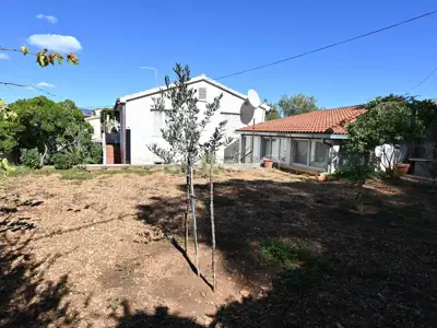 Okolica Trogira, samostojeća kuća u blizini mora, prodaja