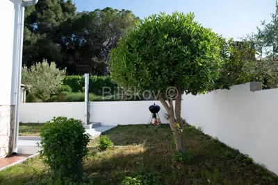 Okolica Trogira, samostojeća kuća u blizini mora, prodaja - 9