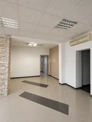 Kastav, Spinčići - Poslovni prostor za najam s privatnim parkingom