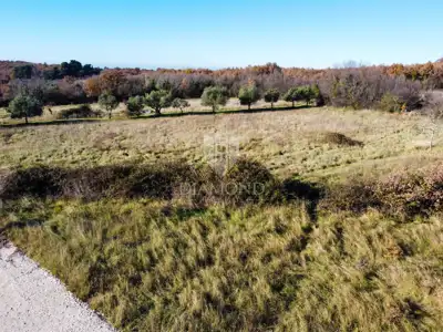 Građevinsko zemljište 1.251 m², Poreč - pogled na more - 2