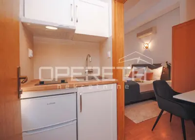 Garsonijera 14 m², Vis centar - namještena i novouređena - 2