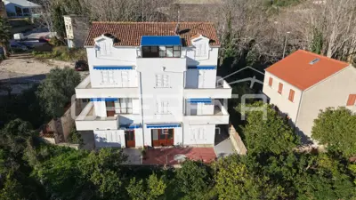 Garsonijera 14 m², Vis centar - namještena i novouređena - 15