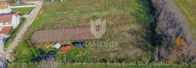 Građevinsko zemljište 3.000 m², Umag okolica i pristupni put