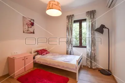 Novouređena kuća s 3 stana, Šibenik- centar - 13