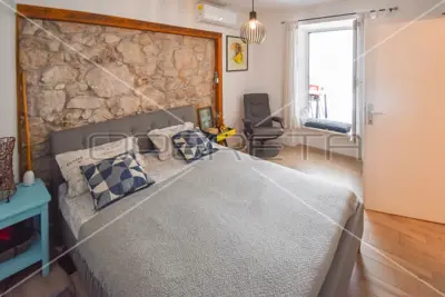 Novouređena kuća s 3 stana, Šibenik- centar - 12