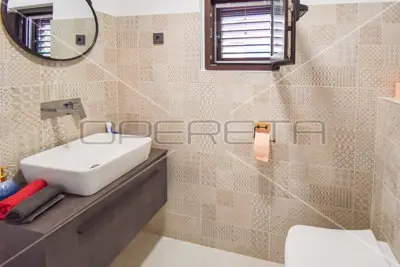 Novouređena kuća s 3 stana, Šibenik- centar - 17