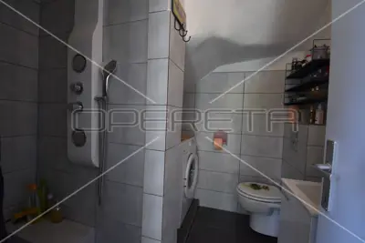 Novouređena kuća s 3 stana, Šibenik- centar - 18