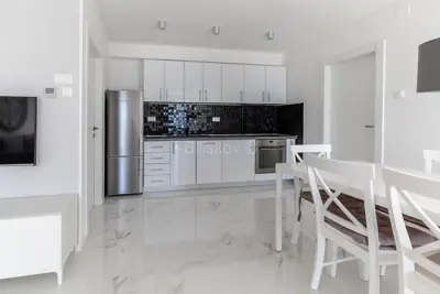 Crikvenica, luksuzna kuća, 4 apartmana, bazen, parking, vrt, garaža - 4