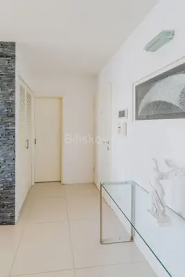 Crikvenica, luksuzna kuća, 4 apartmana, bazen, parking, vrt, garaža - 13