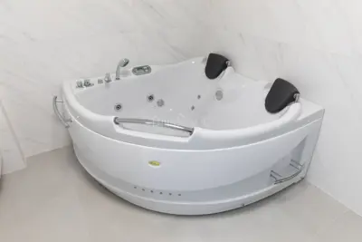 Crikvenica, luksuzna kuća, 4 apartmana, bazen, parking, vrt, garaža - 8