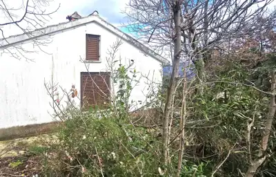 House 63 m², Labin - open view and spacious yard - 14