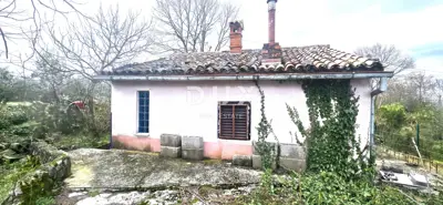 House 63 m², Labin - open view and spacious yard - 12