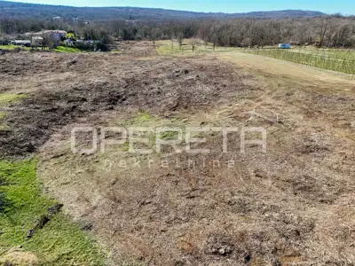 Grundstück 20.397 m², Kršan - Bauland und landwirtschaftlich genutzt