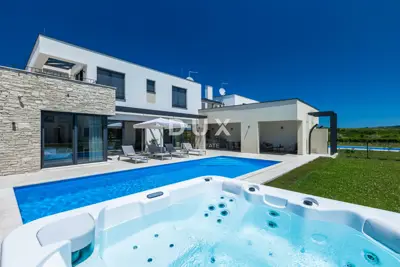 Villa 264 m², Brtonigla - heated pool and jacuzzi - 11