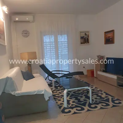 Haus in Rogoznica, Bucht neben dem Ort, Garage für 2 Autos - 7