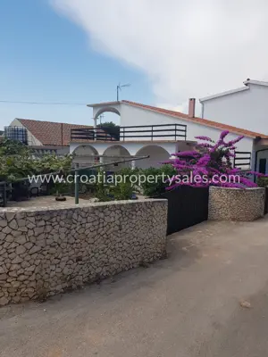 Haus in Rogoznica, Bucht neben dem Ort, Garage für 2 Autos - 3