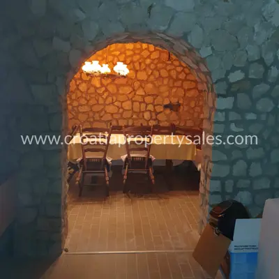Haus in Rogoznica, Bucht neben dem Ort, Garage für 2 Autos - 8