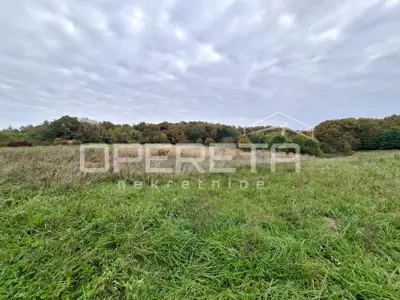 Land 3,805 m², Rakov Potok - building zone by the road - 2