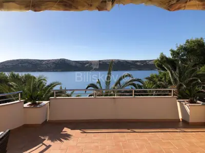 House 415 m², Stara Novalja, first row to the sea