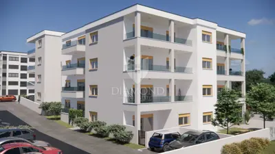 Dvosoban stan s okućnicom u blizini centra – top lokacija - 3