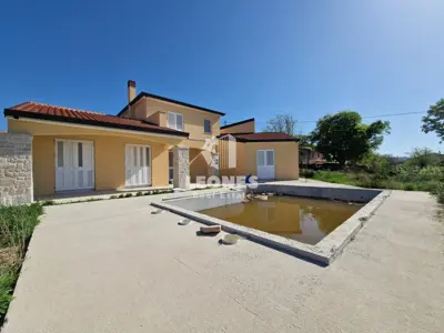 House 170 m², Buje - pool and summer kitchen - 2