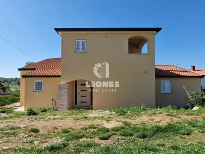 House 170 m², Buje - pool and summer kitchen - 9