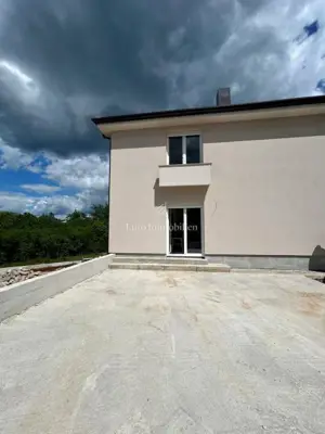 Matulji, dvojna kuća, novogradnja, bazen, garaža