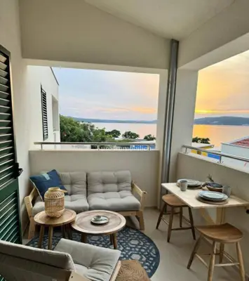 Kuće u nizu s pogledom na more, Novigrad-Dalmacija