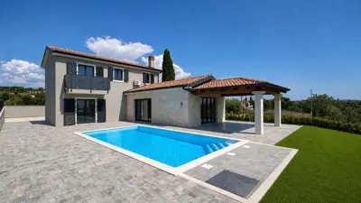 Vila 159 m², Poreč - bazen i pogled na more