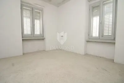 Haus in Pićnu, Altstadtzentrum und großes Potenzial - 9