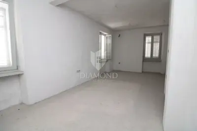 Haus in Pićnu, Altstadtzentrum und großes Potenzial - 5