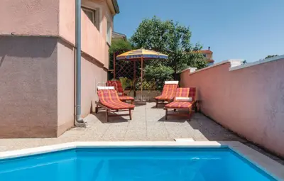Pula nähere Umgebung, freistehendes Haus mit Pool - - 2