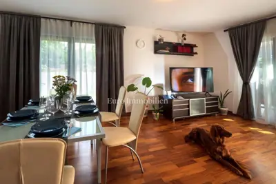 Stan u prizemlju s velikim vrtom i bazenom - Poreč - 13
