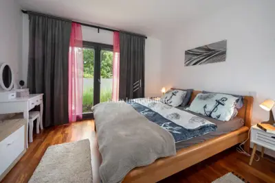Stan u prizemlju s velikim vrtom i bazenom - Poreč - 22
