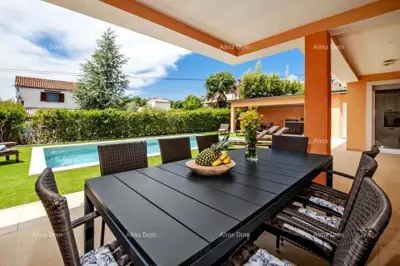Villa in Rovinj, quiet location 5 km from the center, heated pool