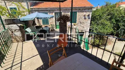 Haus 200 m², Stari Grad na Hvaru, ruhige Lage