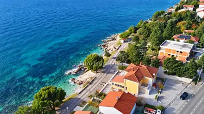 House 420 m², Novi Vinodolski - first row to the sea - 2