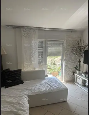 Zweistöckige Wohnung, Pula Zentrum, moderne Aufteilung und zwei Etagen