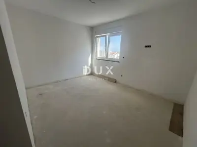 Stan 96 m², Vodice - 2 spavaće sobe, 2 kupaonice - 9