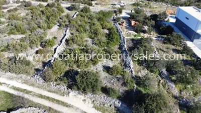 Građevinsko zemljište 966 m², Vinišće, otvoren pogled na more