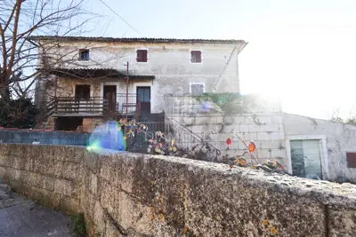 Stone house 200 m², Višnjan - for renovation - 2