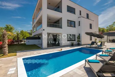 Malinska, luxury apartment with a pool in an exclusive location - 4