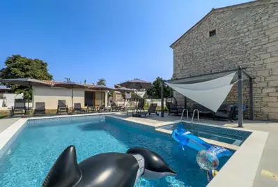 House 220 m², Svetvinčenat - pool and jacuzzi - 2