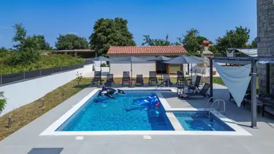 House 220 m², Svetvinčenat - pool and jacuzzi - 10