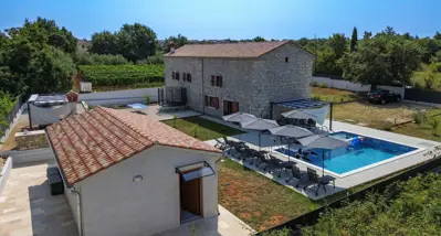 House 220 m², Svetvinčenat - pool and jacuzzi - 12