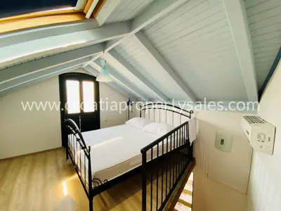 Kuća, Brač, 68 m², 265 000 € - 3