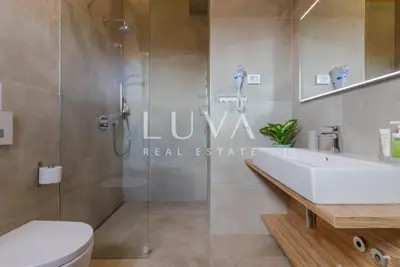 Istria, Vodnjan, luxury villa with pool and wellness area, 395 m² net - 17