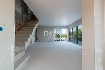 Murter, Podvrške, 3-sobni stan, 84,40 m², bazen