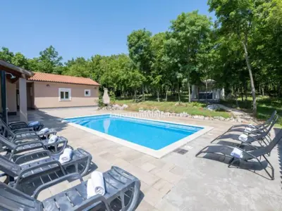 Kuća 198 m², Labin - prizemnica s bazenom i zelenilom - 17