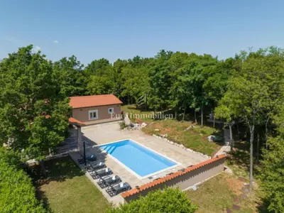 Kuća 198 m², Labin - prizemnica s bazenom i zelenilom - 2